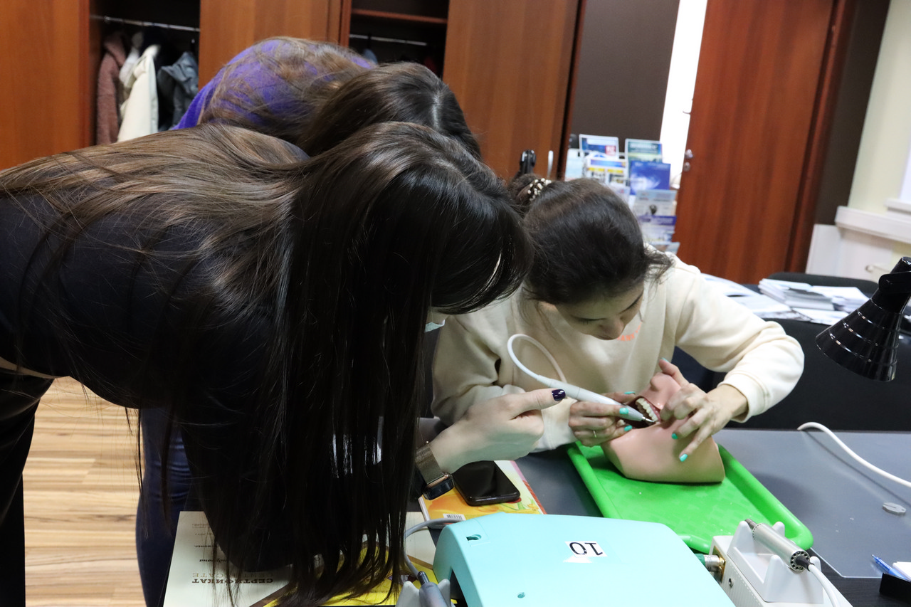 Принципы алгоритмизации при проведении профессиональной гигиены. 26 марта