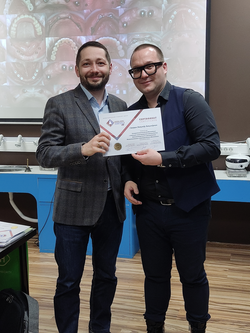 Стоматологическая реабилитация с помощью ангулированных имплантатов. Имплантация на 4-х имплантатах