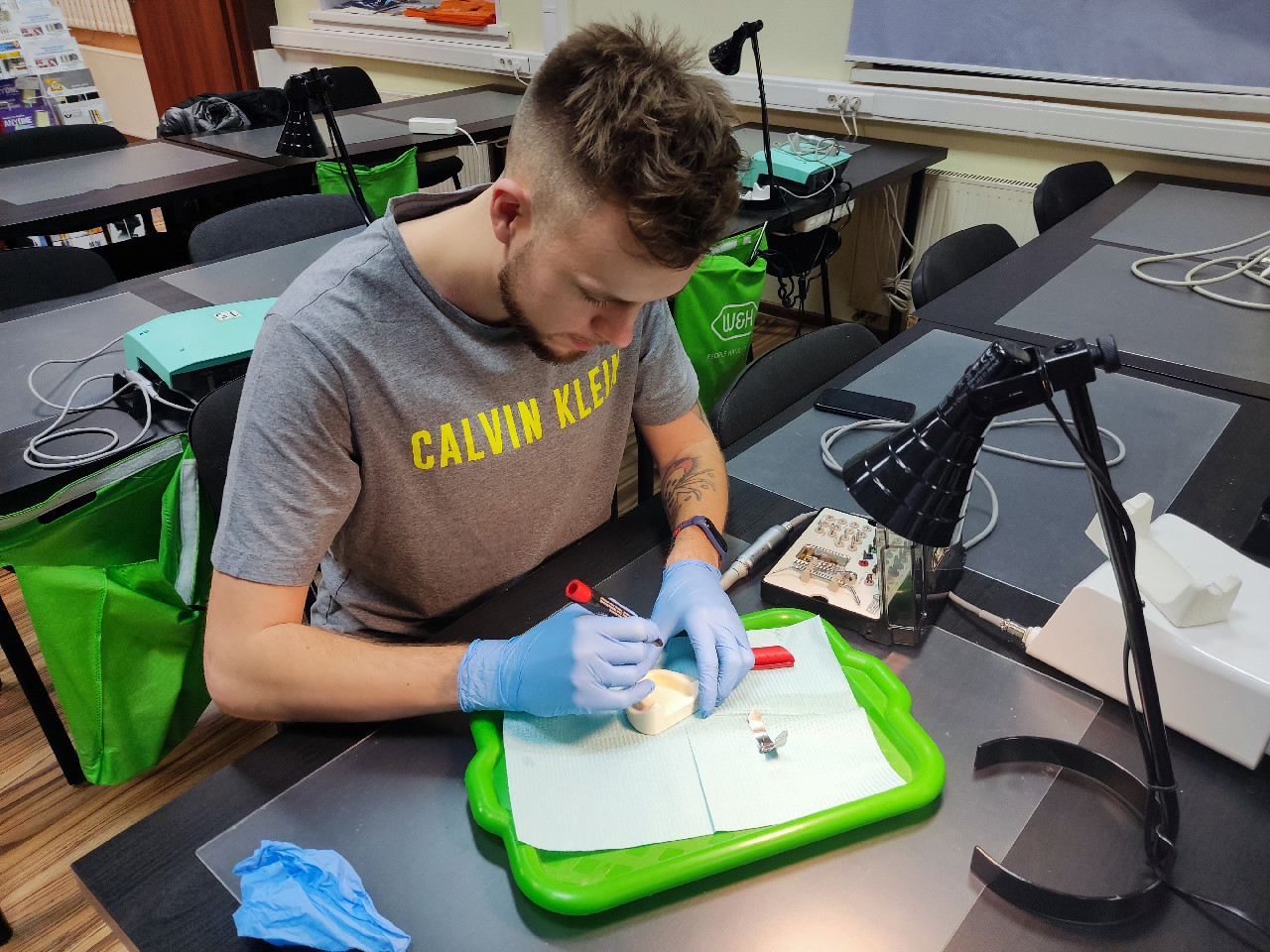 Стоматологическая реабилитация с помощью ангулированных имплантатов