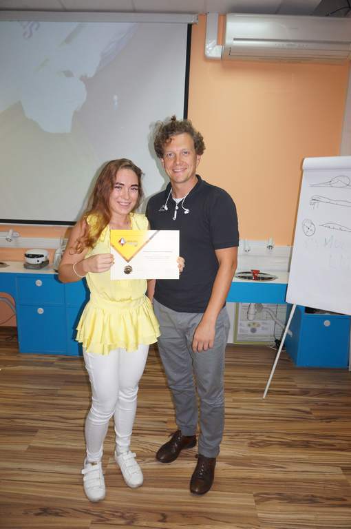 Керамические и композитные виниры в реставрации фронтальных зубов