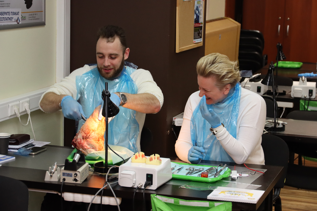 Атравматичное удаление зубов и методики наложения швов