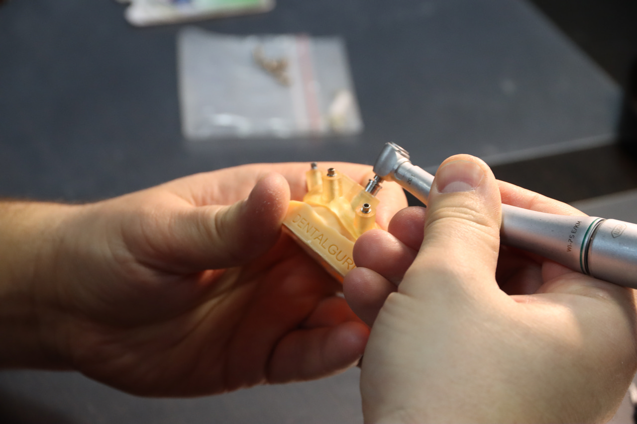 Продвинутый курс R2Gate+ExoCAD. Практика на беззубой челюсти