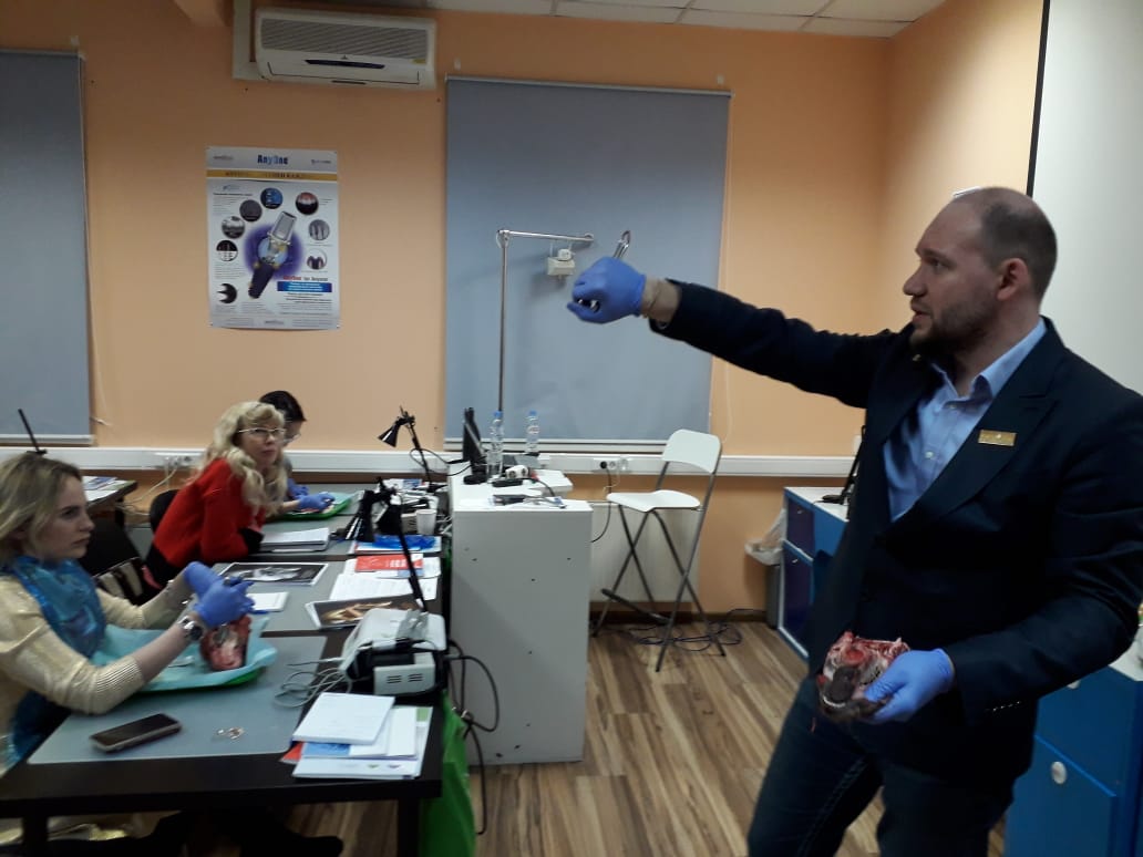 Атравматичное удаление зубов и методики наложения швов