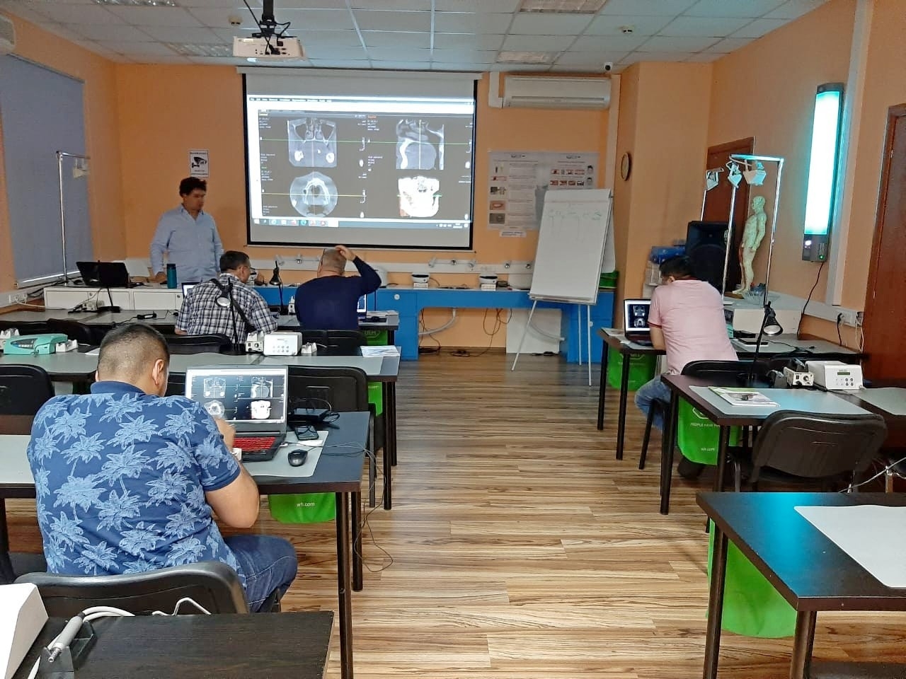 Прогнозируемая имплантация. Технология R2GATE. Курс 8 сентября