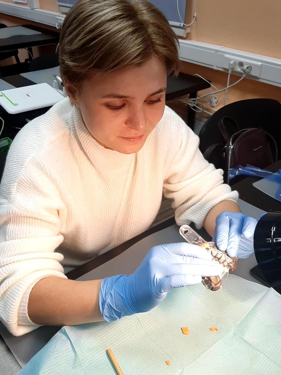 Препарирование зубов под цельнокерамические реставрации во фронтальном отделе. Пост-релиз 22 ноября