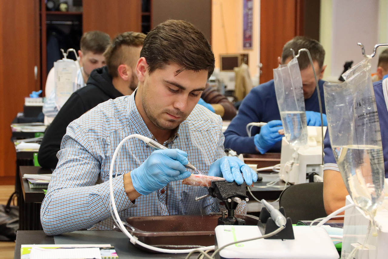 Продвинутый курс по имплантации: костная пластика и синус-лифтинг 13-14 сентября