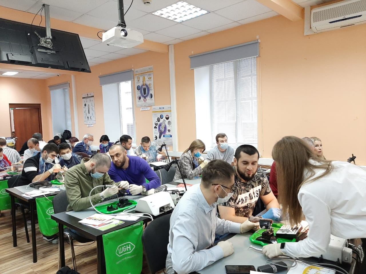 Базовый курс по имплантации, 10-11 октября 2020г.