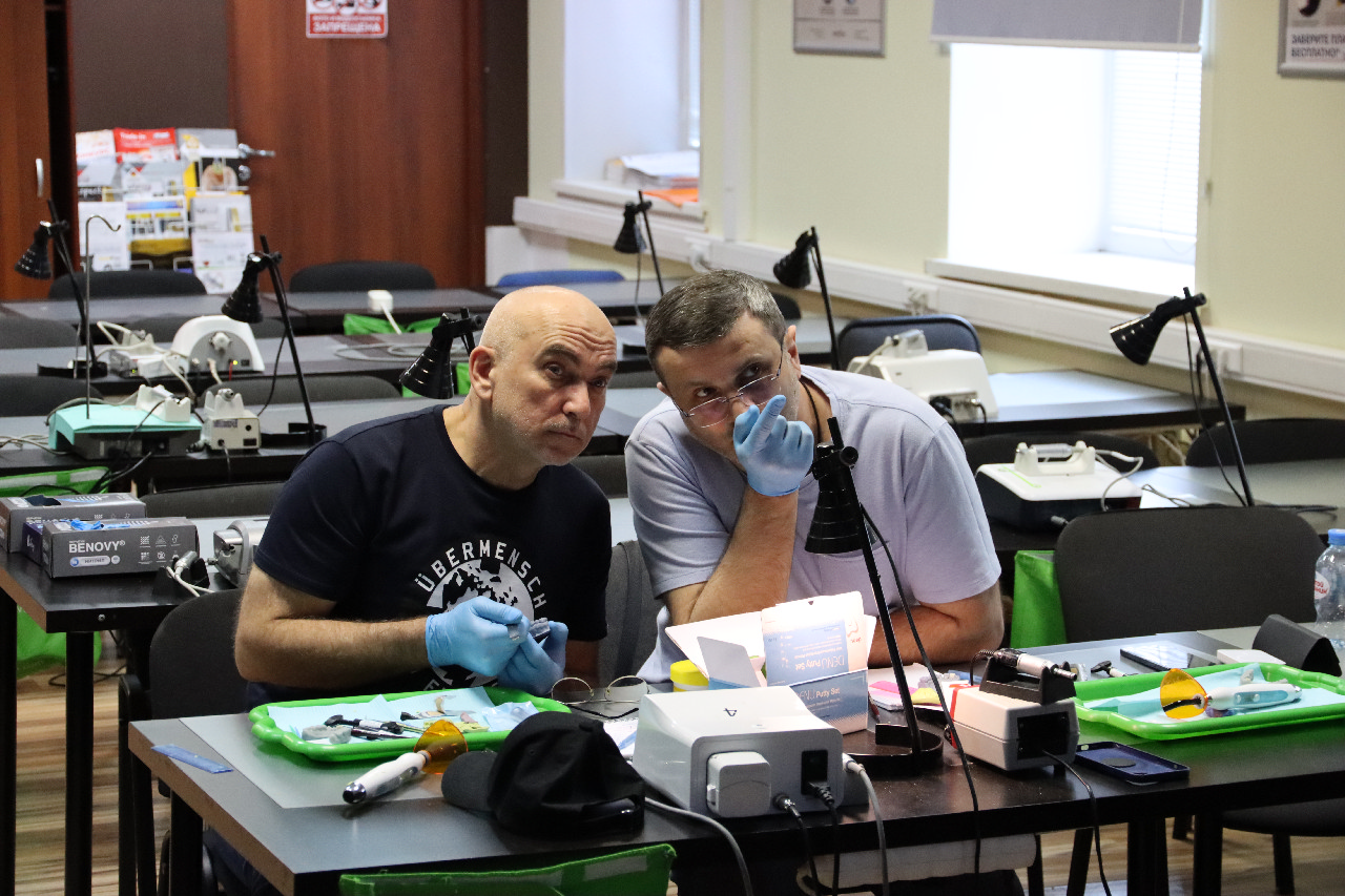 Прямые композитные виниры. Полный алгоритм и немного больше