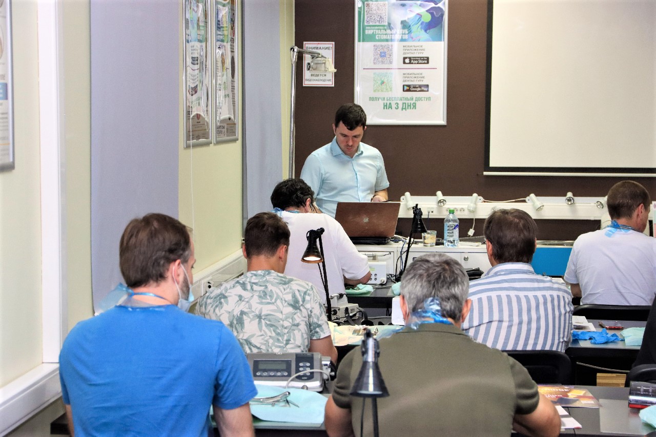 Одномоментная имплантация и немедленная нагрузка