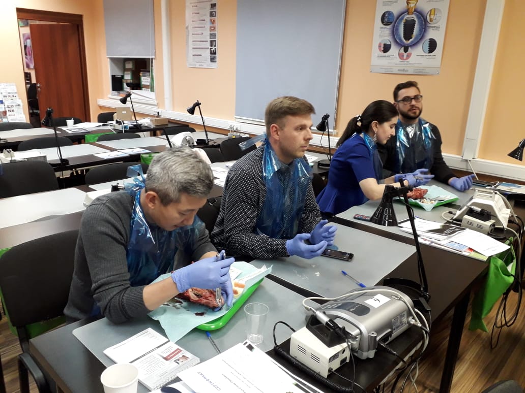 Атравматичное удаление зубов и методики наложения швов