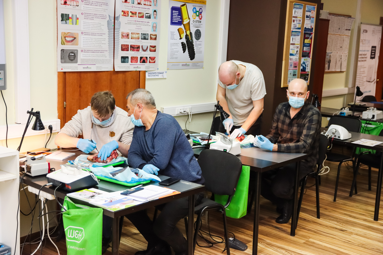 Виталий Панцулая: одномоментная имплантация и немедленная нагрузка