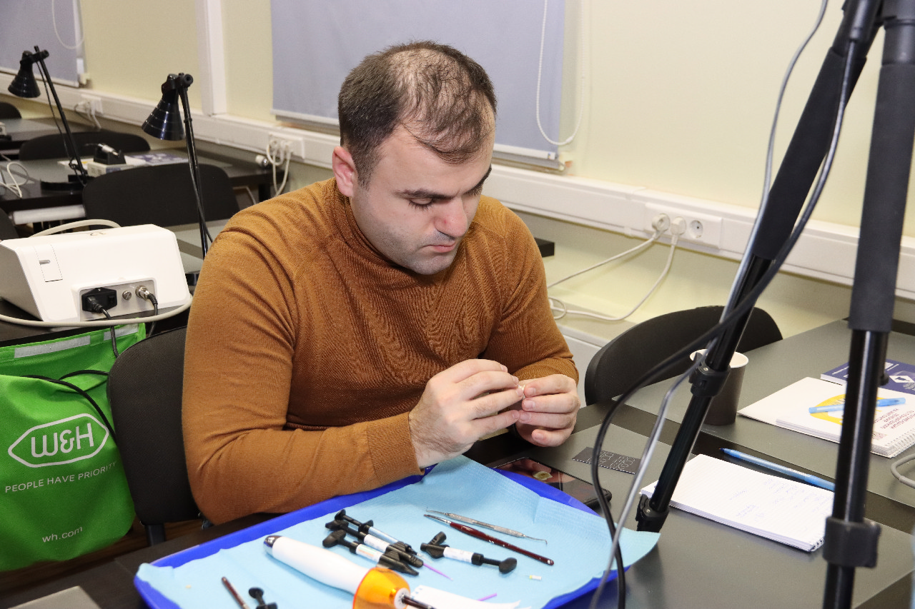 Прямые методы реставраций жевательной группы зубов