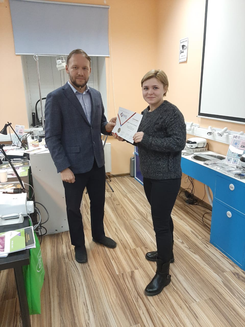 Атравматичное удаление зубов и методики наложения швов. Пост-релиз 11.12.20