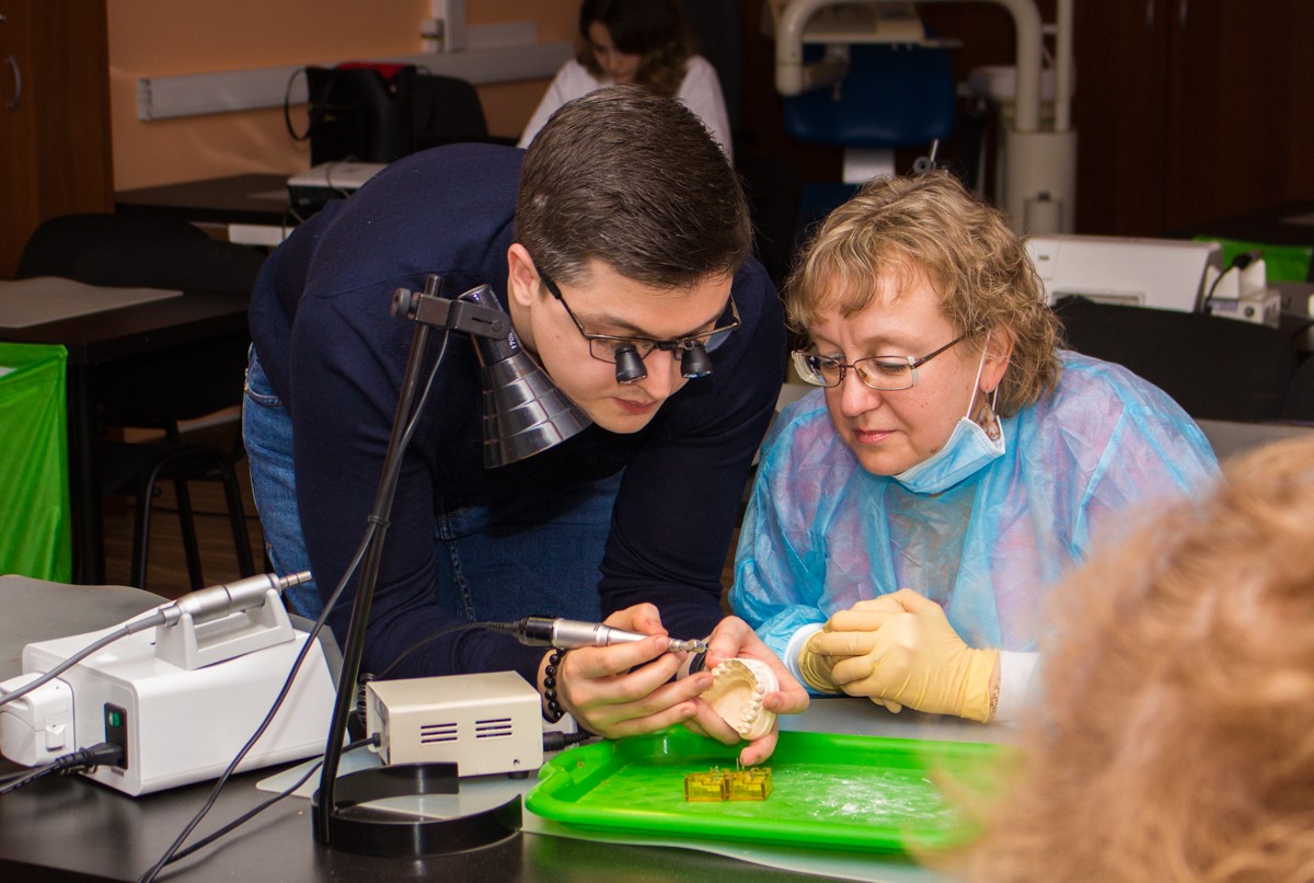 Препарирование зубов под цельнокерамические реставрации во фронтальном отделе, 26 февраля 2020г.