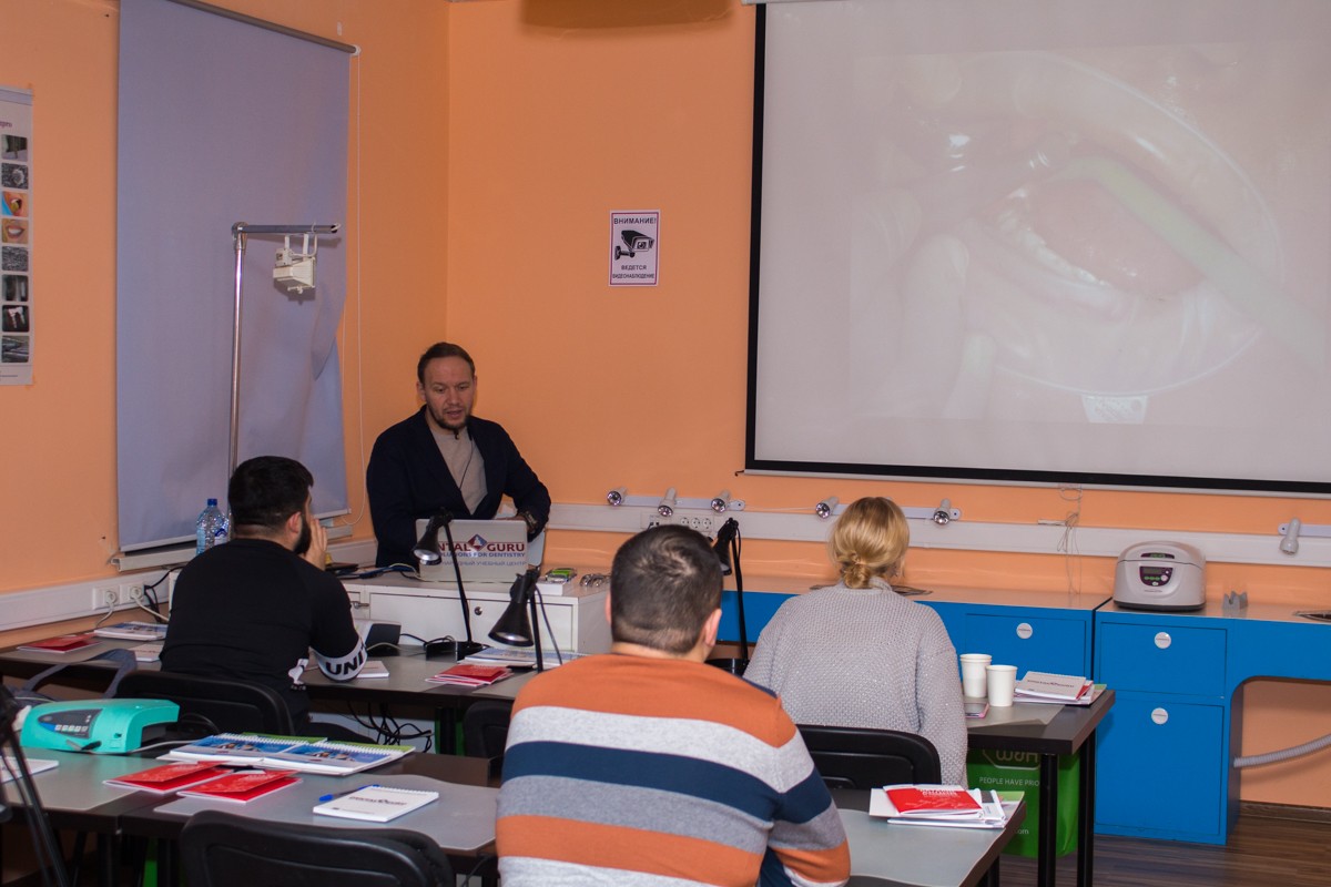 21 ноября 2019: курс Камиля Наильевича Хабиева «Атравматичное удаление зубов и методики наложения швов».