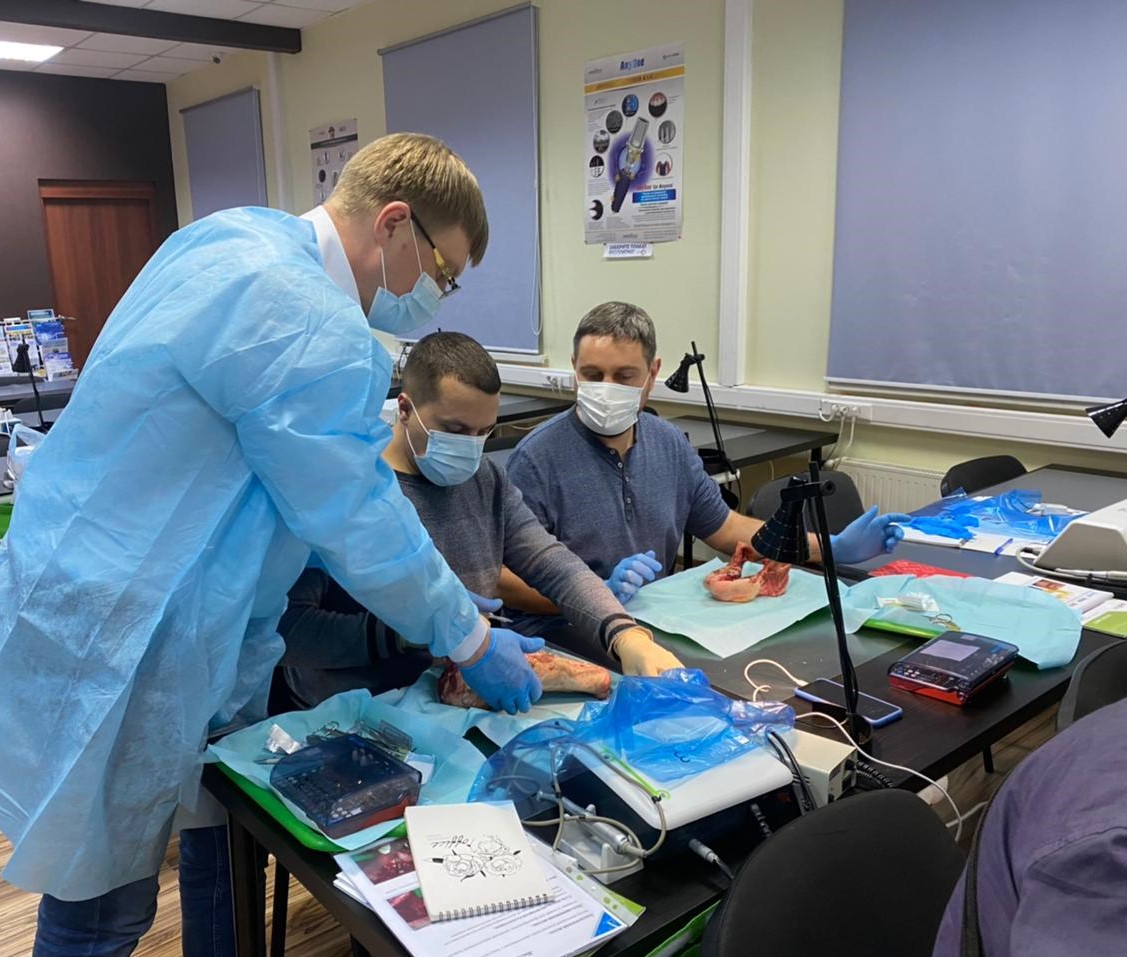 Дентальная имплантация с одновременной пластикой мягких тканей в сложных клинических случаях. 3 апреля 2021