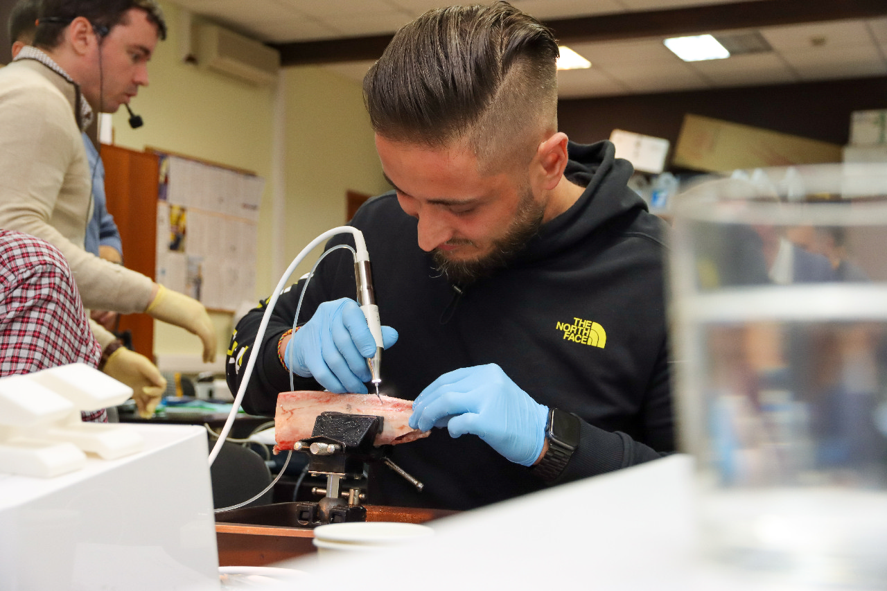 Продвинутый курс по имплантации: костная пластика и синус-лифтинг 13-14 сентября