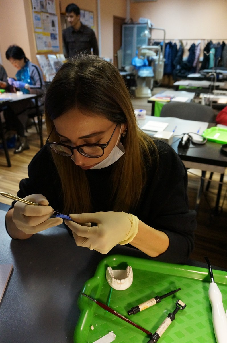 Прямая реставрация передних зубов. Эстетика, морфология, функция – ключи к успеху