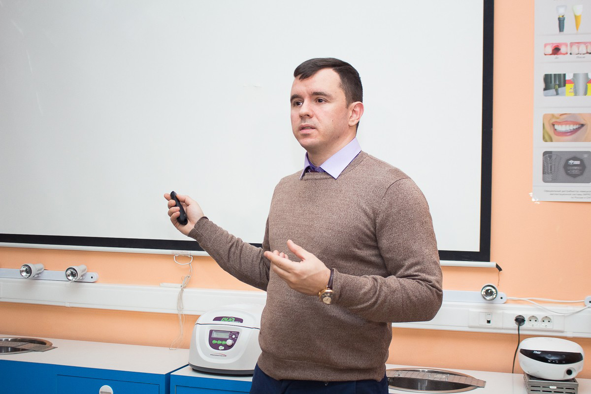 Пластика мягких тканей вокруг имплантатов. Морфологический подход - курс Виталия Панцулаи в УЦ Дентал Гуру.