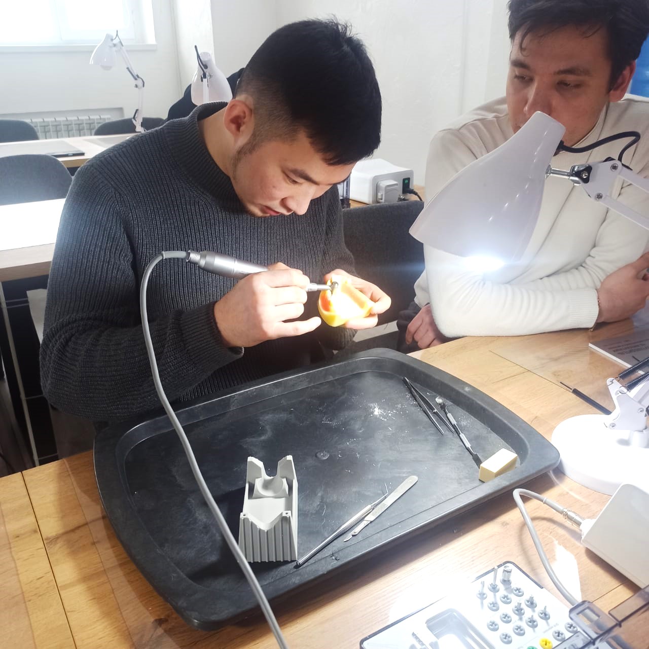 Пост-релиз с базового курса по имплантации в Астане