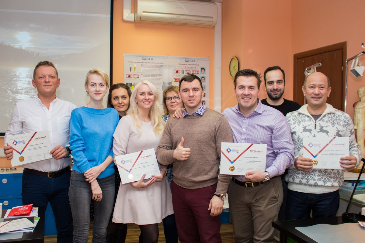 Одномоментная имплантация и немедленная нагрузка. 3 февраля 2020