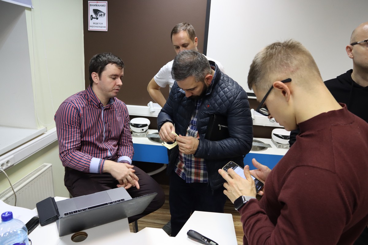 Одномоментная имплантация и немедленная нагрузка