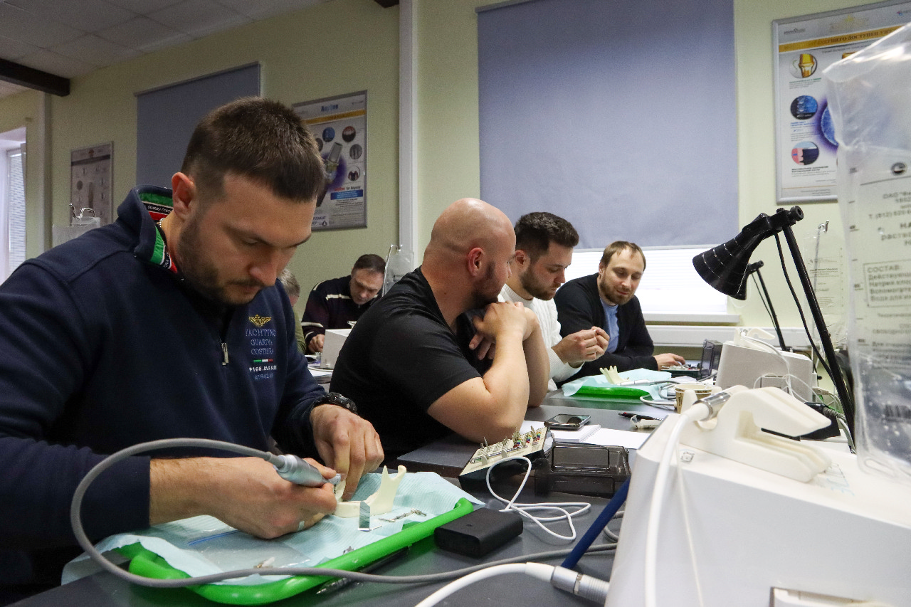 Экспертный курс по тотальной имплантации и протезированию при полном отсутствии зубов