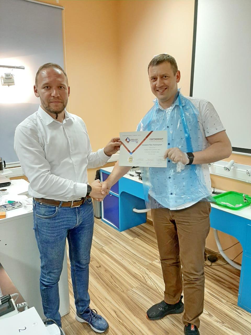 Атравматичное удаление зубов и методики наложения швов. Пост-релиз офлайн курса 23 июня.