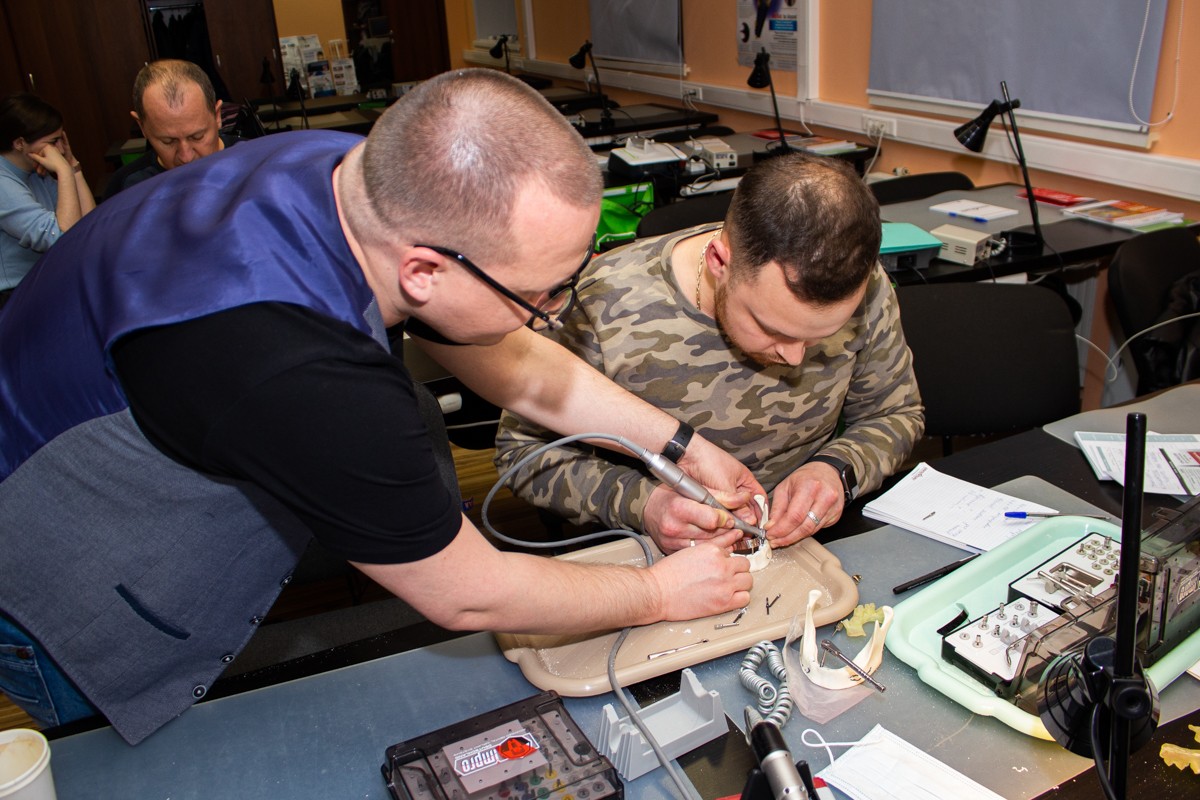 Стоматологическая реабилитация с помощью ангулированных имплантатов. 5 февраля 2020, Данилов Александр Алексеевич