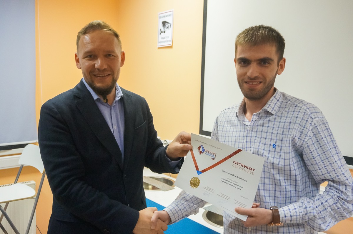 Атравматичное удаление зубов и методики наложения швов. Курс Камиля Наильевича Хабиева, 6 октября