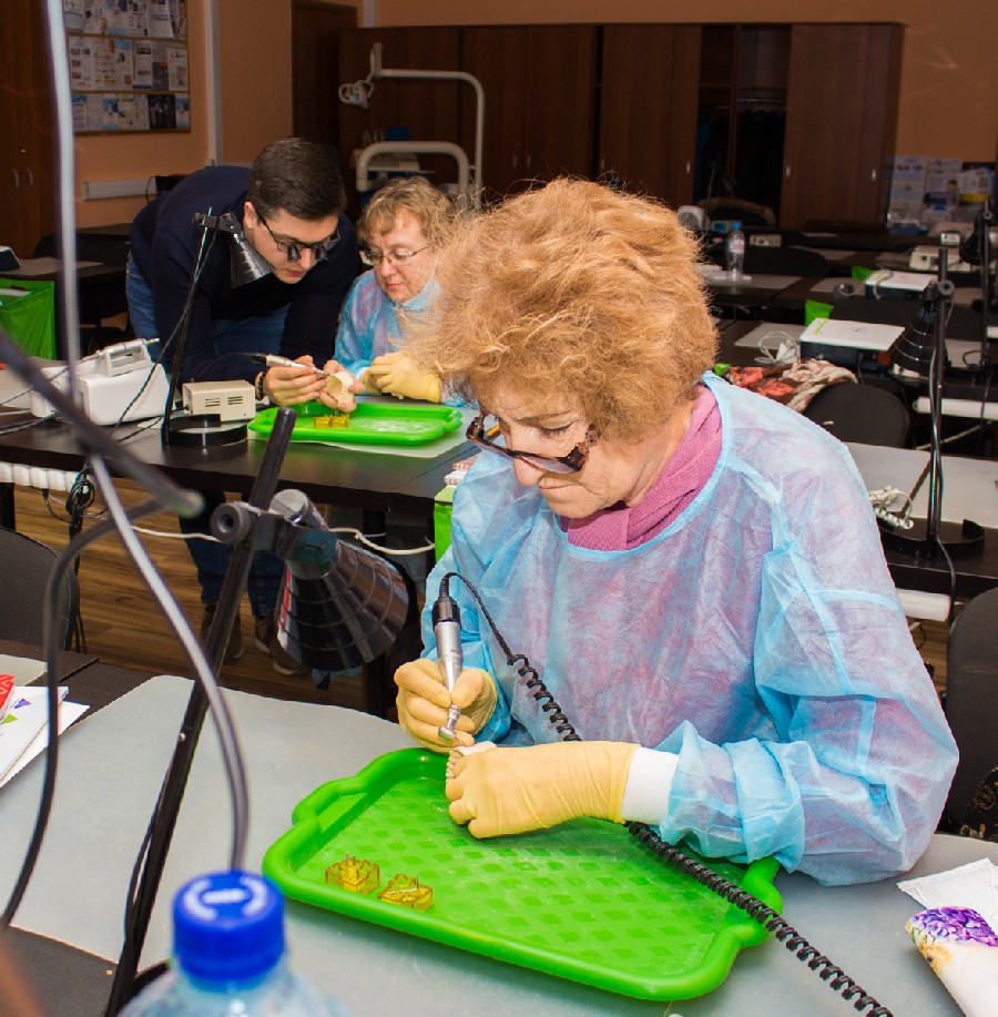 Препарирование зубов под цельнокерамические реставрации во фронтальном отделе, 26 февраля 2020г.