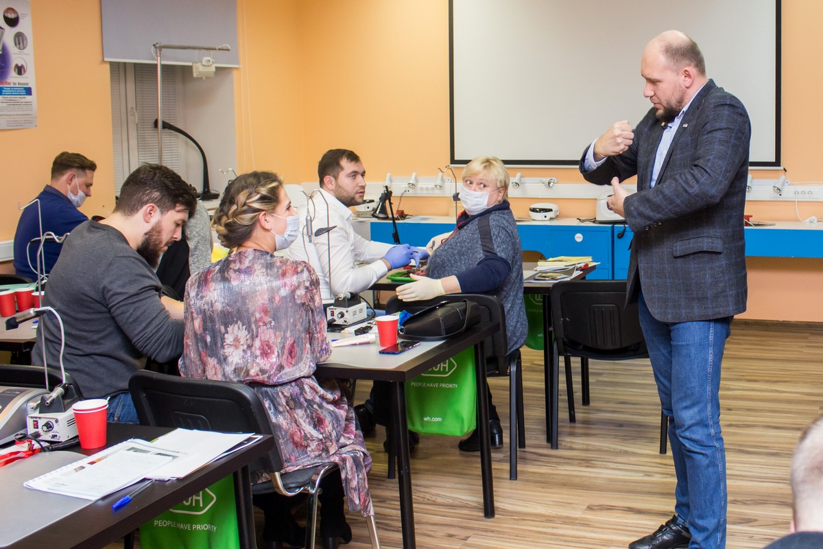 Атравматичное удаление зубов и методики наложения швов