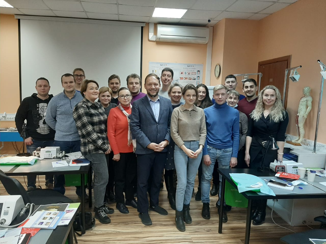 Атравматичное удаление зубов и методики наложения швов. Пост-релиз 11.12.20