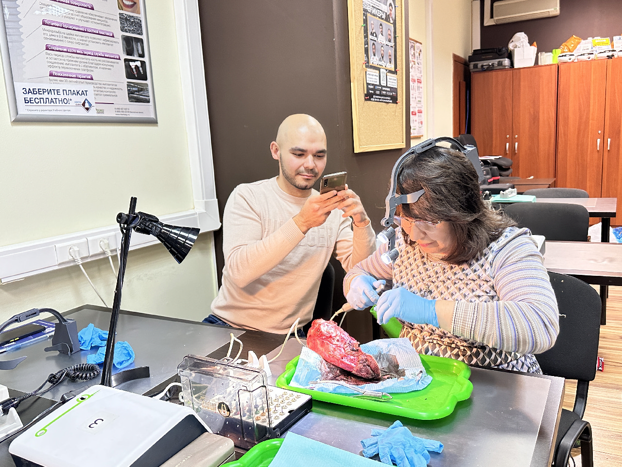 Одномоментная имплантация и немедленная нагрузка