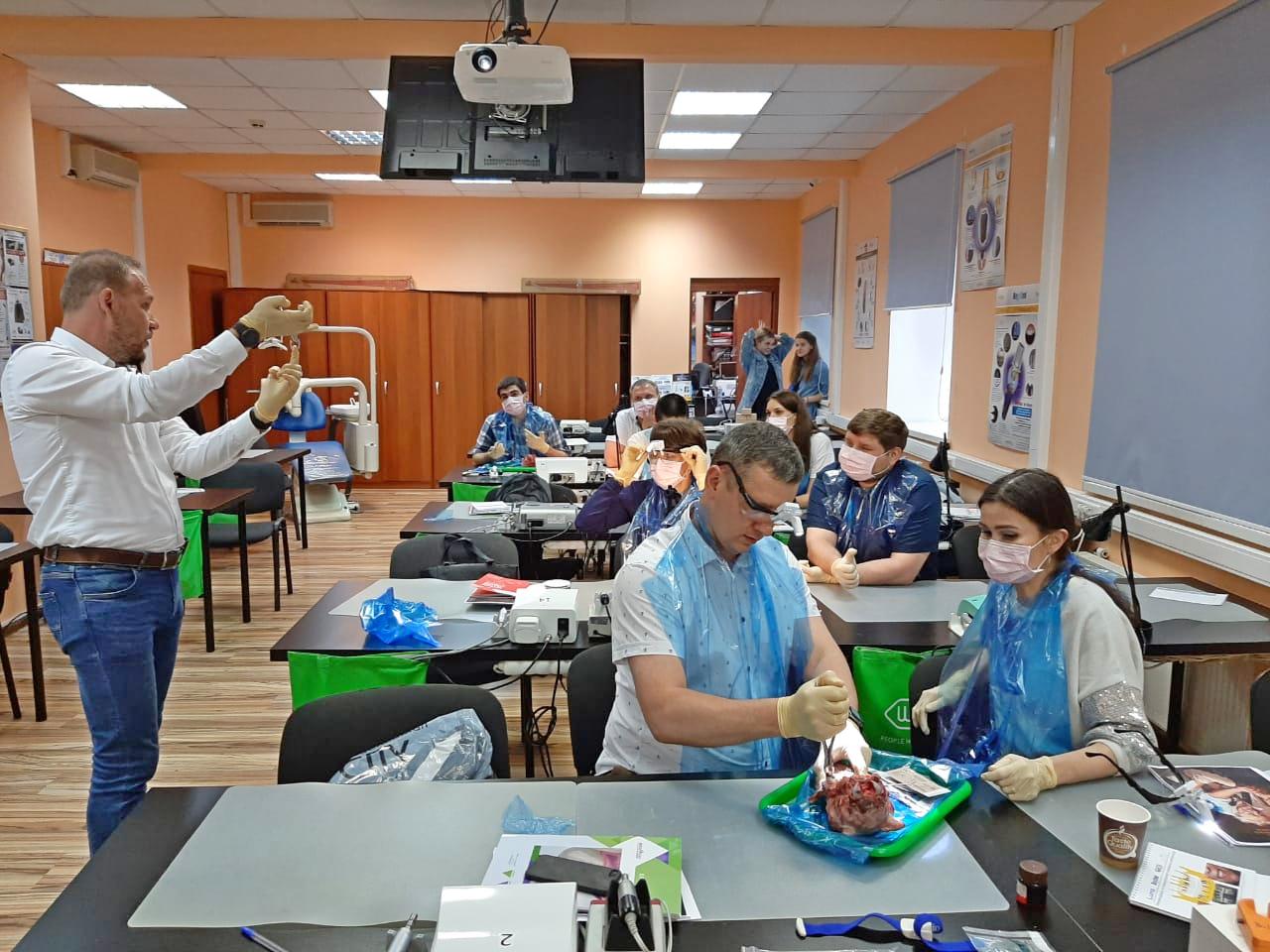 Атравматичное удаление зубов и методики наложения швов. Пост-релиз офлайн курса 23 июня.