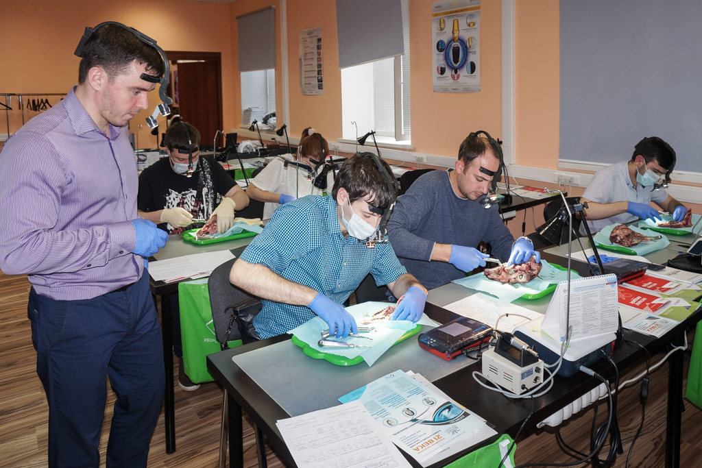 Одномоментная имплантация и немедленная нагрузка