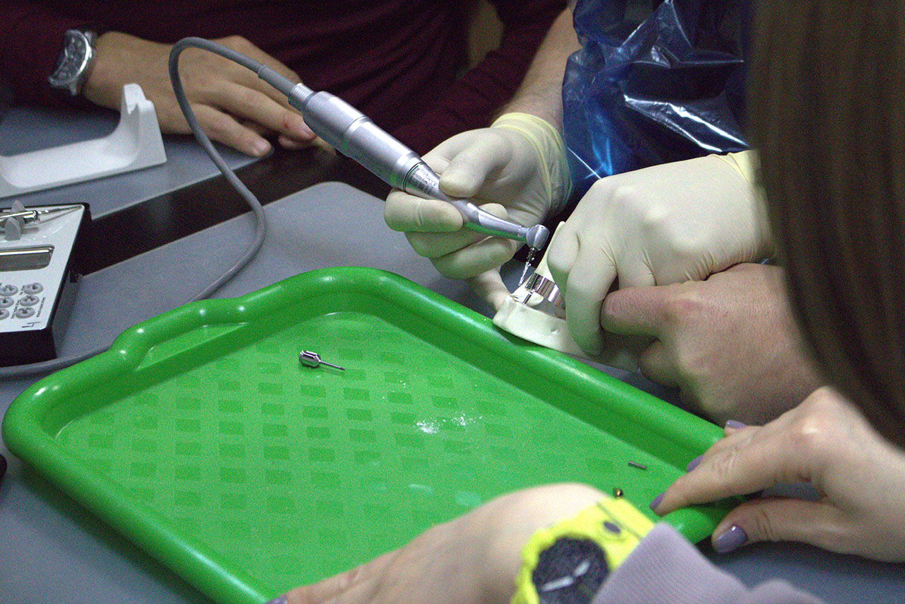 Стоматологическая реабилитация с помощью ангулированных имплантатов. Пост-релиз 4 декабря