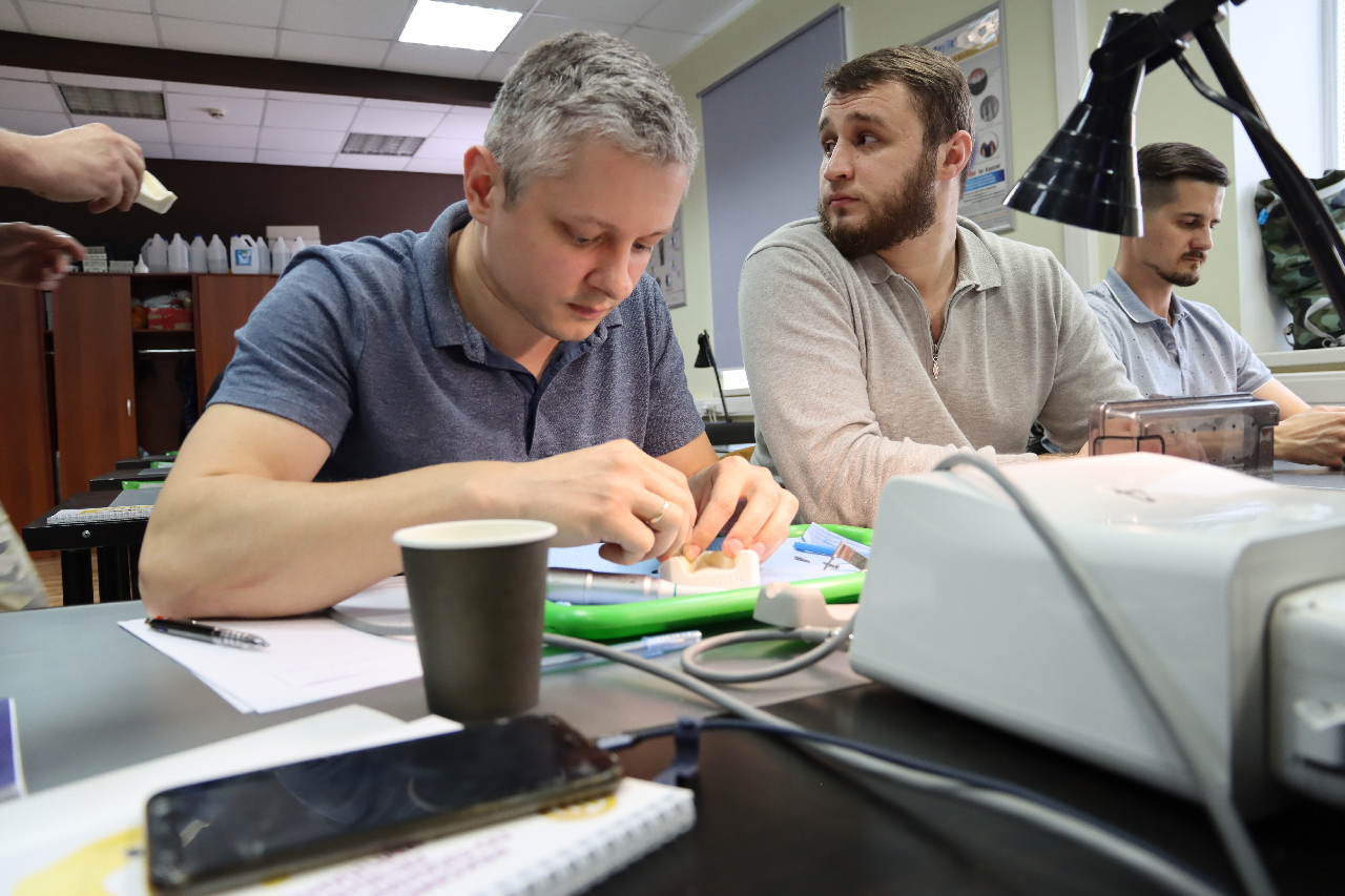 Экспертный курс по тотальной имплантации и протезированию при полном отсутствии зубов