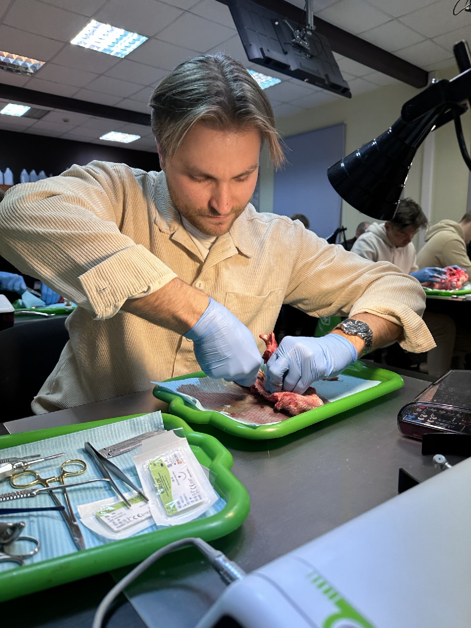 Одномоментная имплантация и немедленная нагрузка