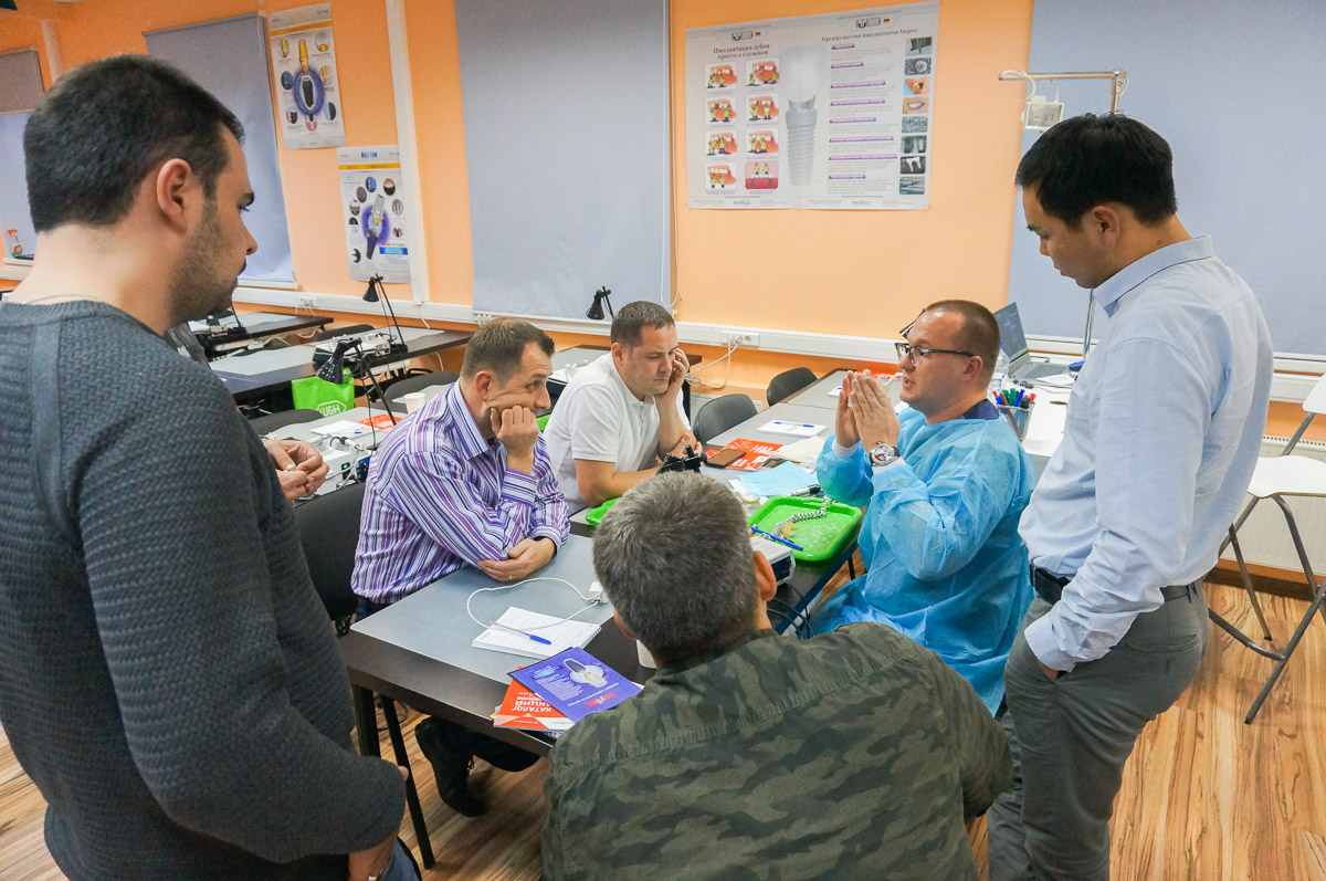 Курс "Стоматологическая реабилитация с помощью ангулированных имплантов", 3 октября 2019г.