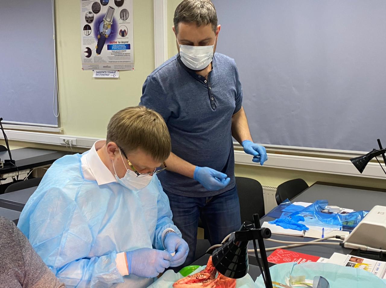 Дентальная имплантация с одновременной пластикой мягких тканей в сложных клинических случаях. 3 апреля 2021