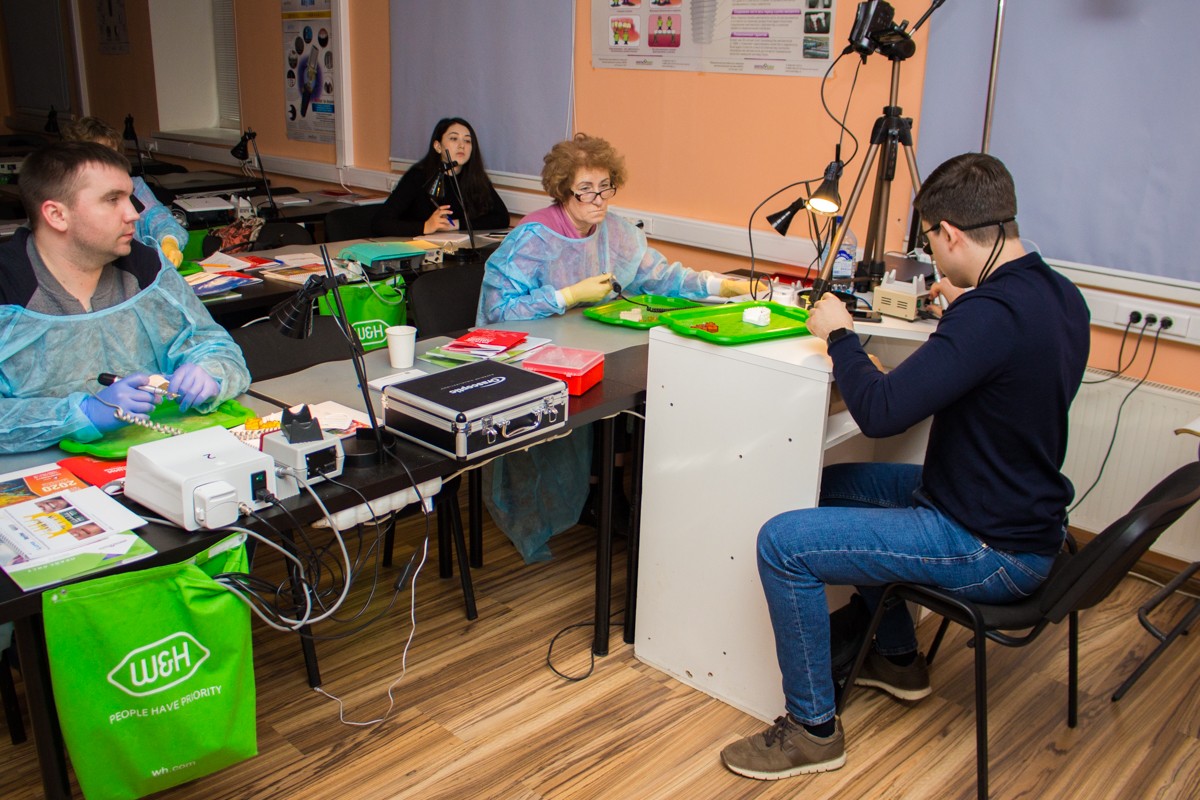 Препарирование зубов под цельнокерамические реставрации во фронтальном отделе, 26 февраля 2020г.