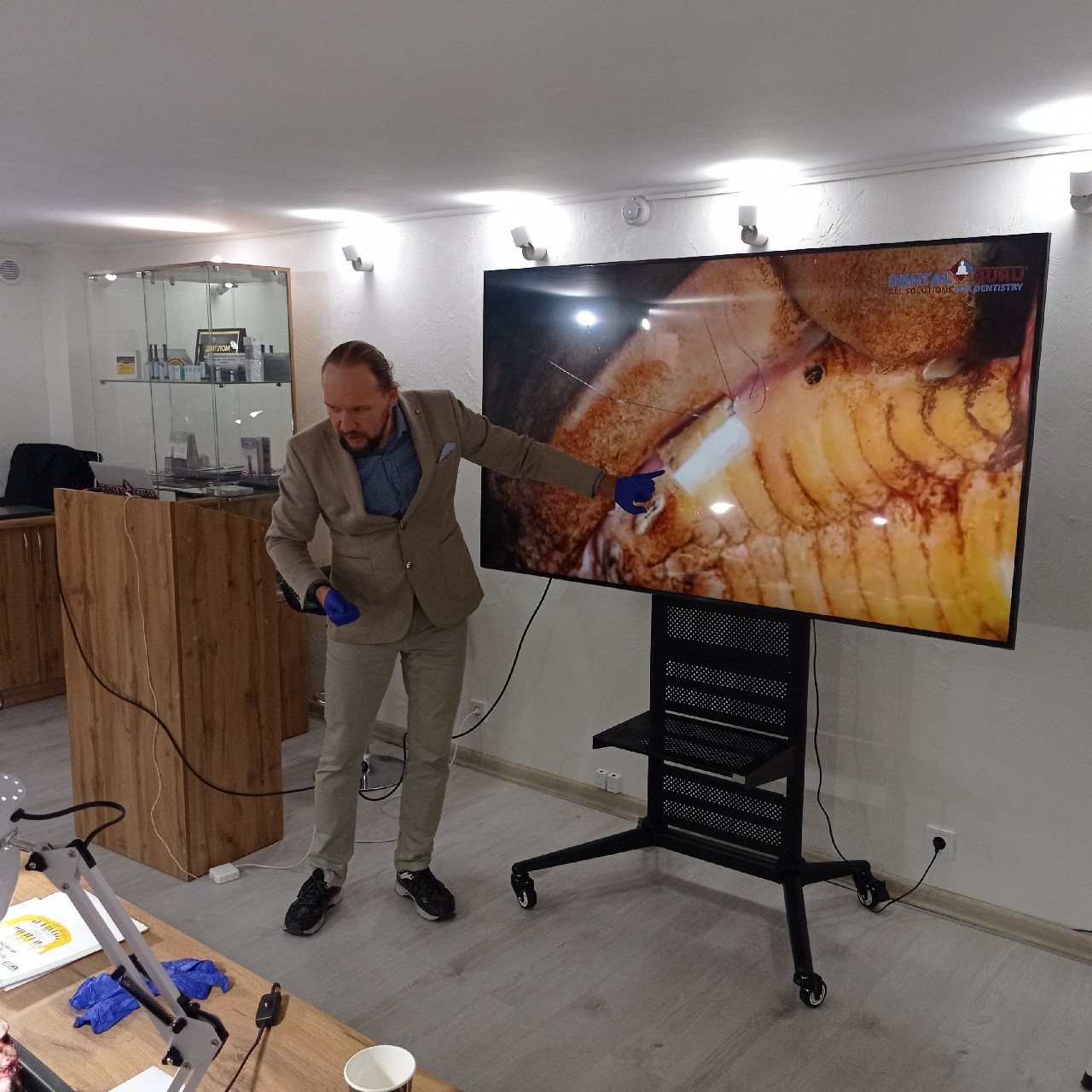 Курс Камиля Хабиева в Астане: Пластика мягких тканей вокруг имплантатов