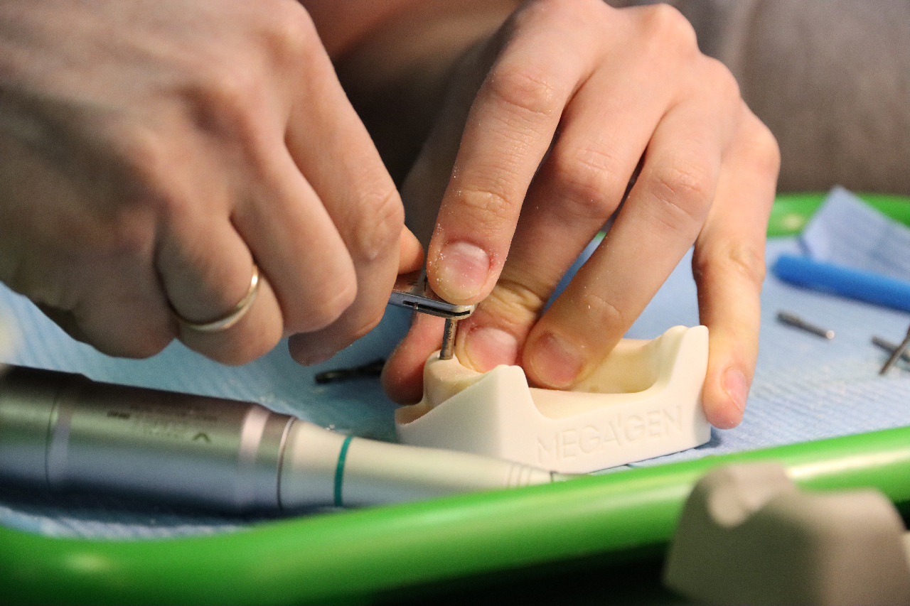 Экспертный курс по тотальной имплантации и протезированию при полном отсутствии зубов