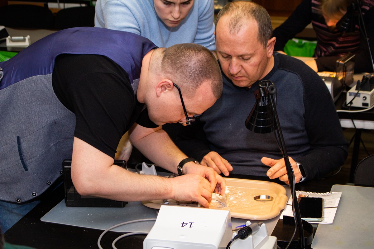 Стоматологическая реабилитация с помощью ангулированных имплантатов. 5 февраля 2020, Данилов Александр Алексеевич