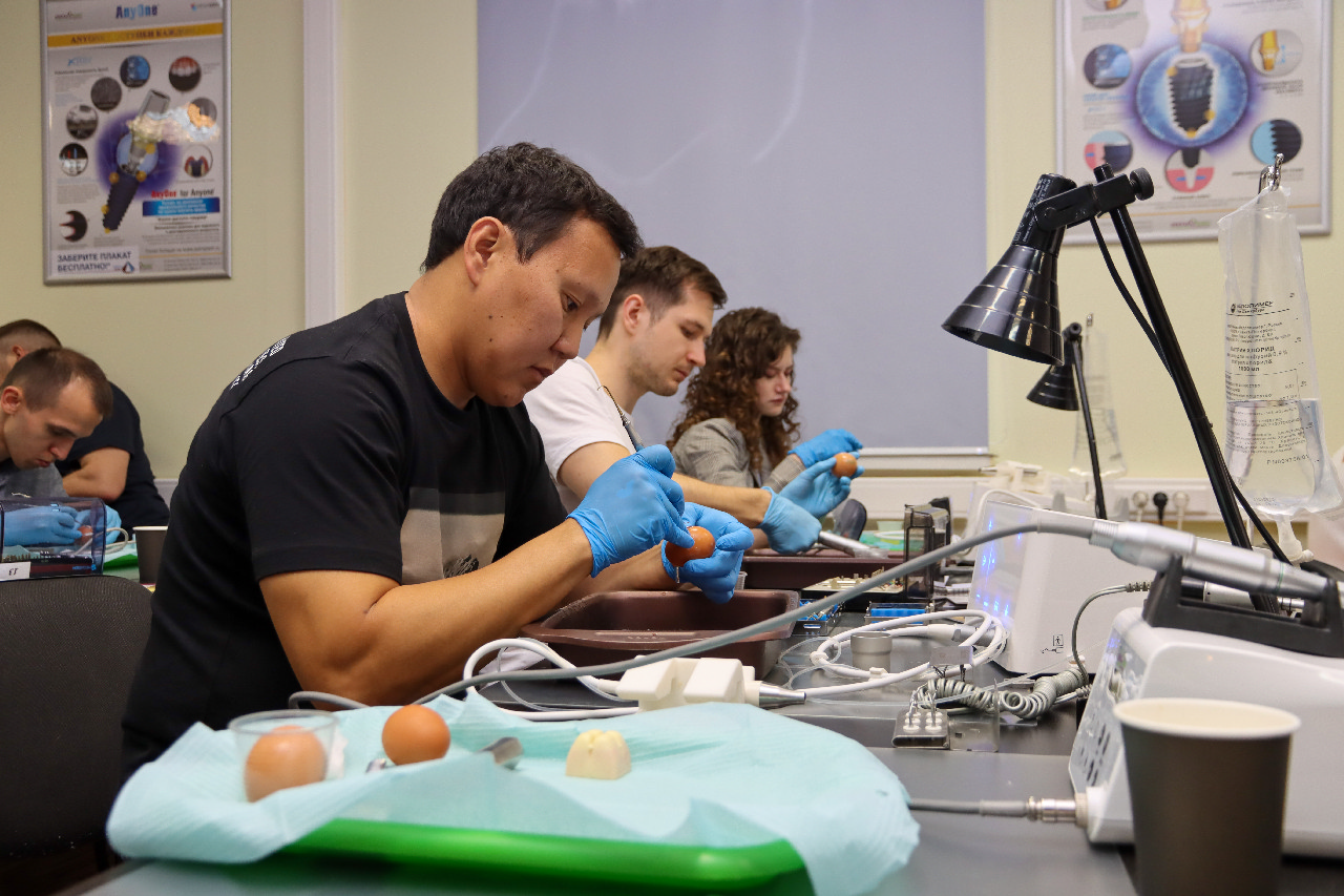 Продвинутый курс по имплантации. Костная пластика и синус-лифтинг