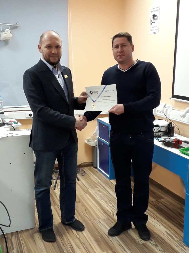 Атравматичное удаление зубов и методики наложения швов