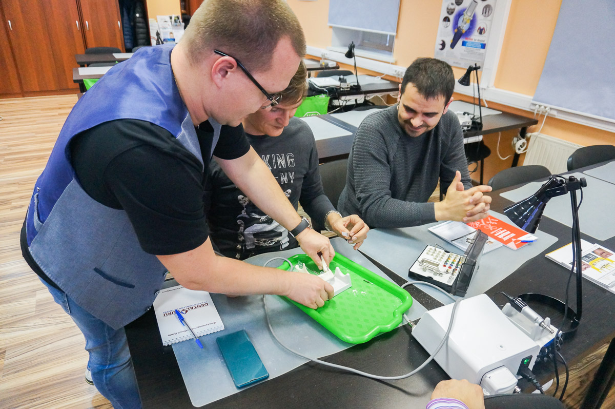 Курс "Стоматологическая реабилитация с помощью ангулированных имплантов", 3 октября 2019г.