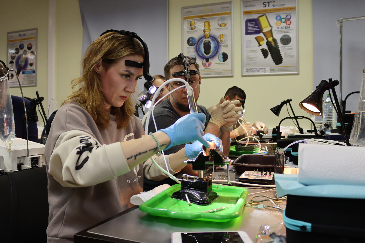 Продвинутый курс по имплантации: костная пластика и синус-лифтинг