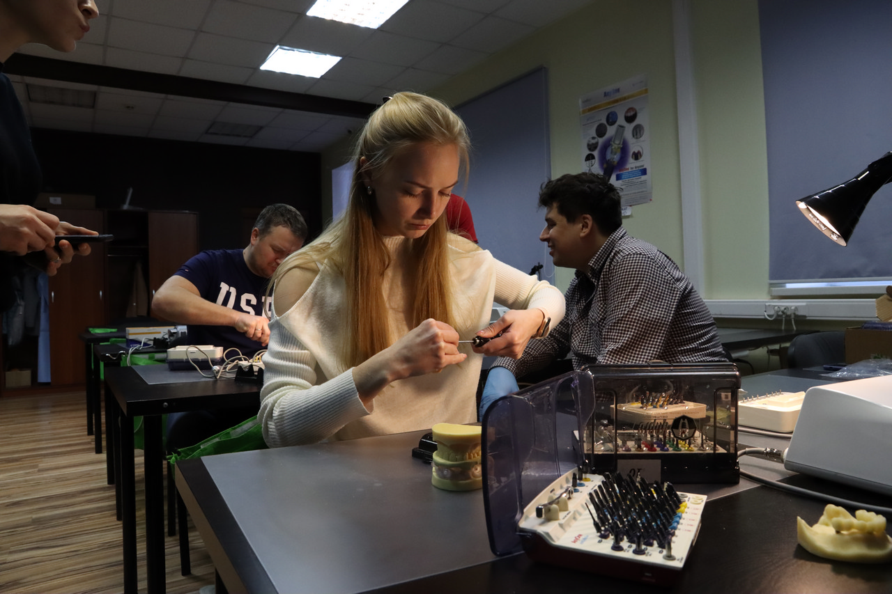 Продвинутый курс R2Gate+ExoCAD. Практика на беззубой челюсти